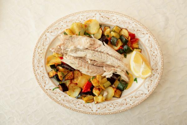 Cómo hacer corvina al horno a la bilbaína