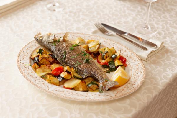 Cómo hacer corvina al horno a la bilbaína - Paso 12