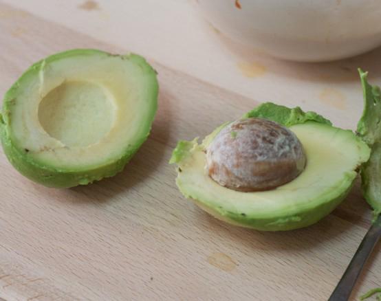 Cómo hacer aceite de aguacate - Paso 1