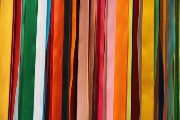 Cómo hacer cortinas con materiales reciclados - fácil y barato - Cómo hacer una cortina de tiras de tela