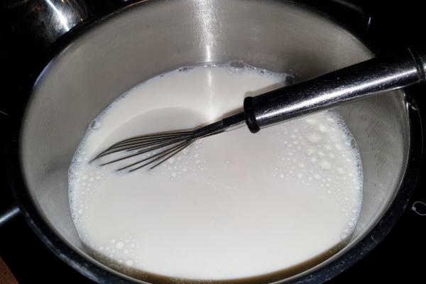 Cómo hacer torrijas en freidora de aire: prueba este postre tradicional más ligero - Paso 1