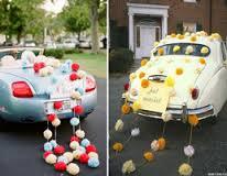 Cómo decorar el coche de bodas - Decorar el coche de bodas: Colgar globos o botes en el tubo de escape