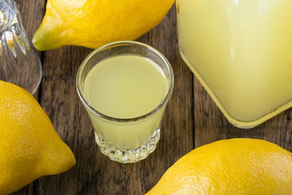 Cómo curar la gastritis con limón - Propiedades y beneficios del limón para la gastritis