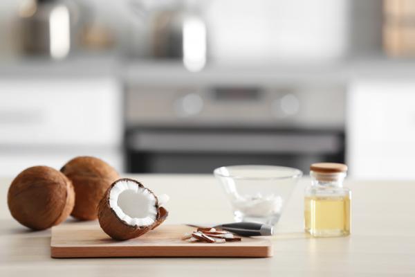 Remedios caseros para labios resecos - Aceite de coco