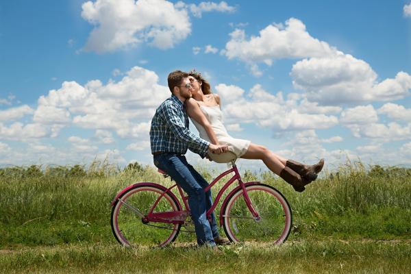 Preguntas picantes para parejas casadas que quieren salir de la rutina - Preguntas coquetas para empezar