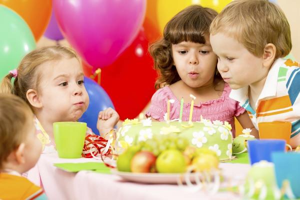 Qué comida servir en una fiesta infantil