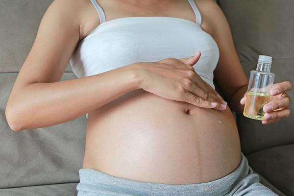 Usos del aceite de almendras - Aceite de almendras para las embarazadas