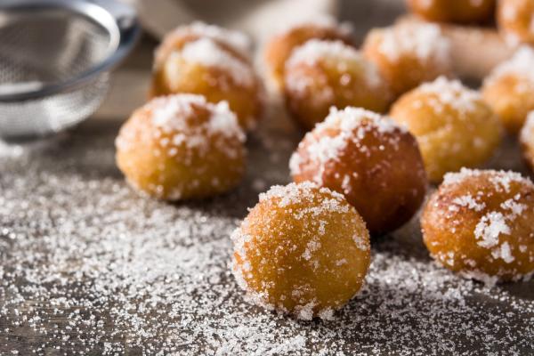 Los postres típicos de Carnaval más tradicionales - Buñuelos de Carnaval