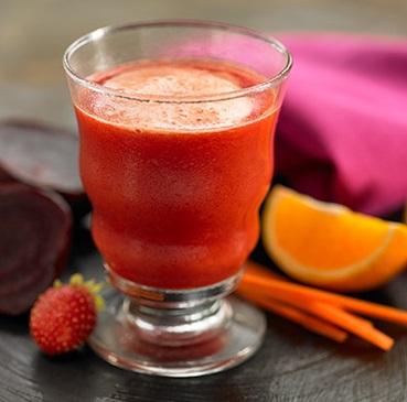 Cómo hacer jugos nutritivos para la piel - Jugo nutritivo de zanahoria, remolacha y fresas