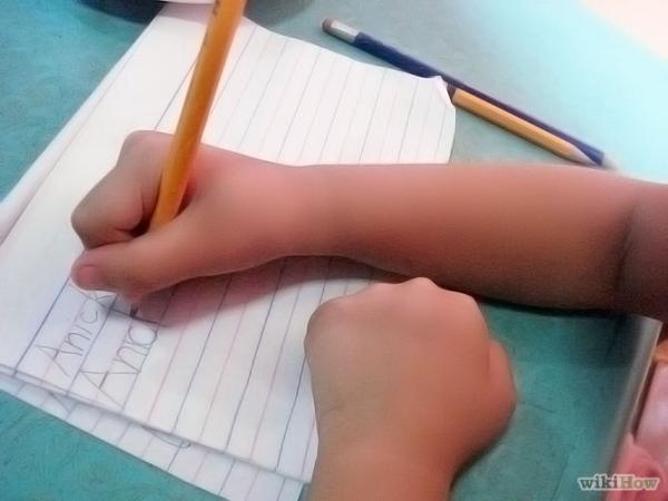 Cómo enseñar a un niño a escribir su nombre - Paso 6