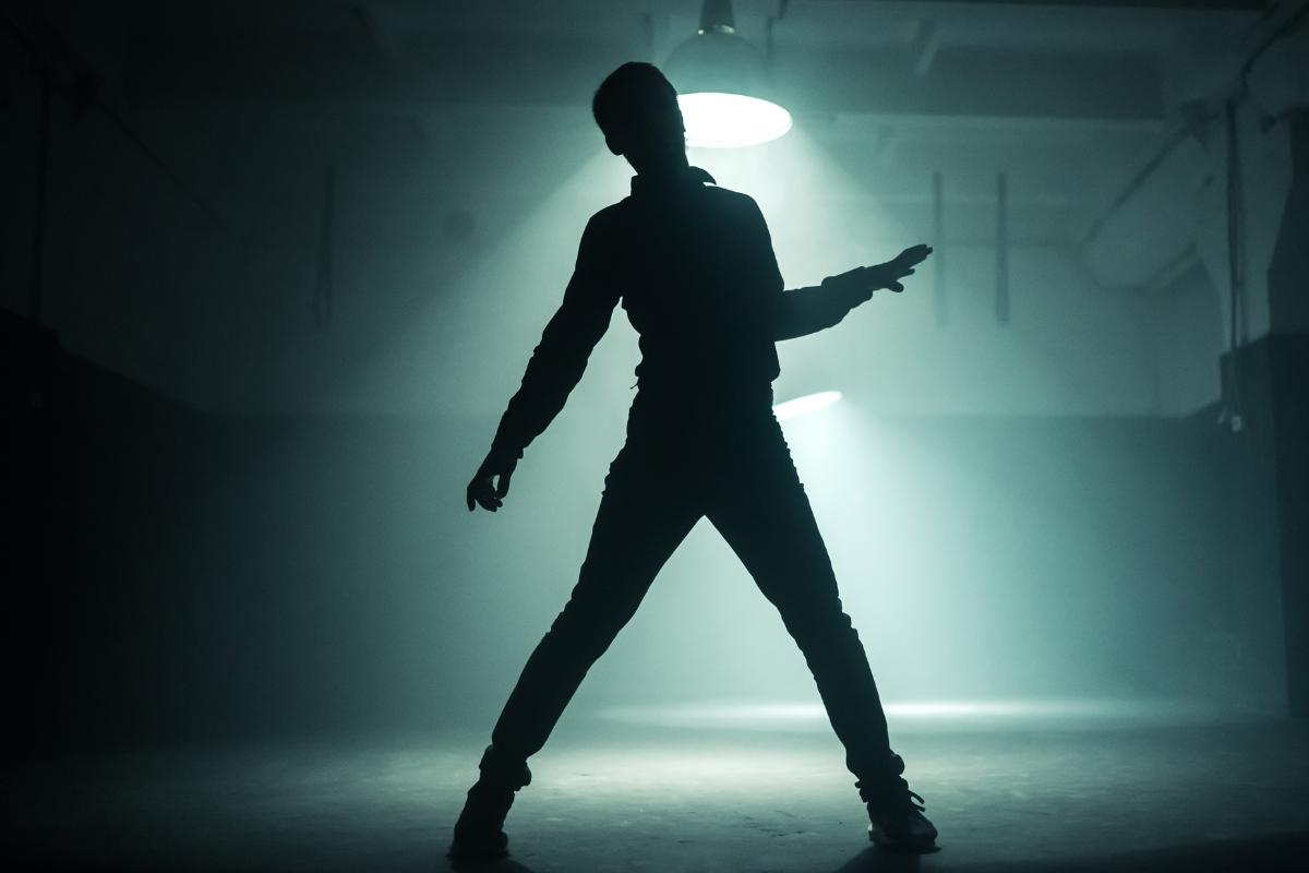 Popping: qué es, historia y consejos para bailar este estilo