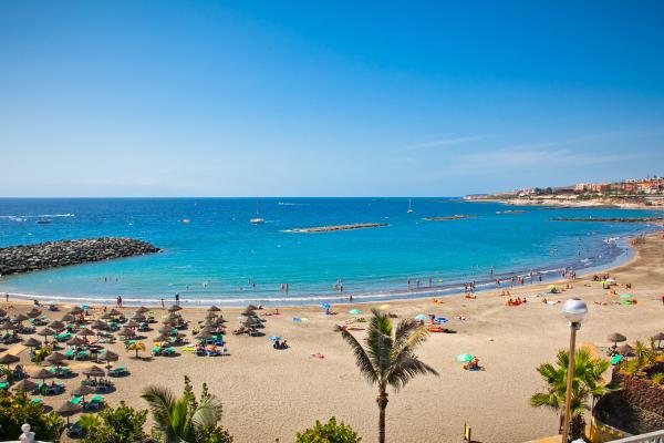 Guía con las mejores playas de Tenerife para disfrutar de la isla - Playa de los Cristianos
