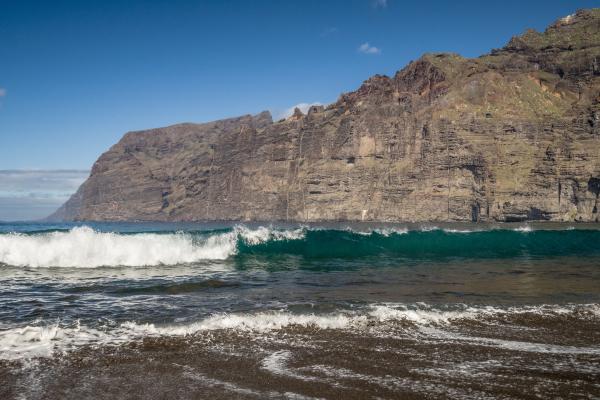 Guía con las mejores playas de Tenerife para disfrutar de la isla - Playa de los Guíos - Los Gigantes