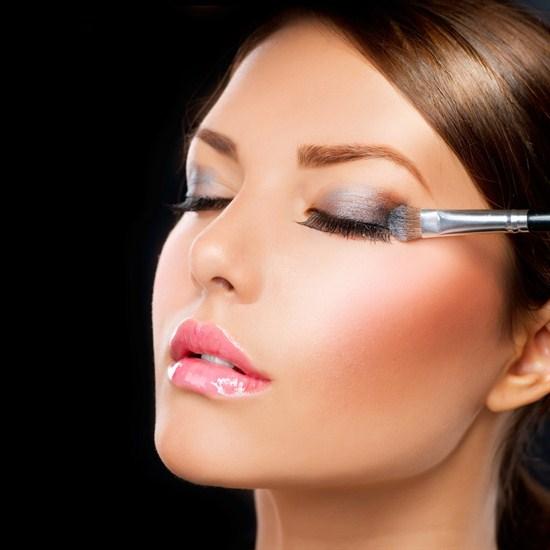 Cómo aplicar la sombra de ojos correctamente - Paso 4