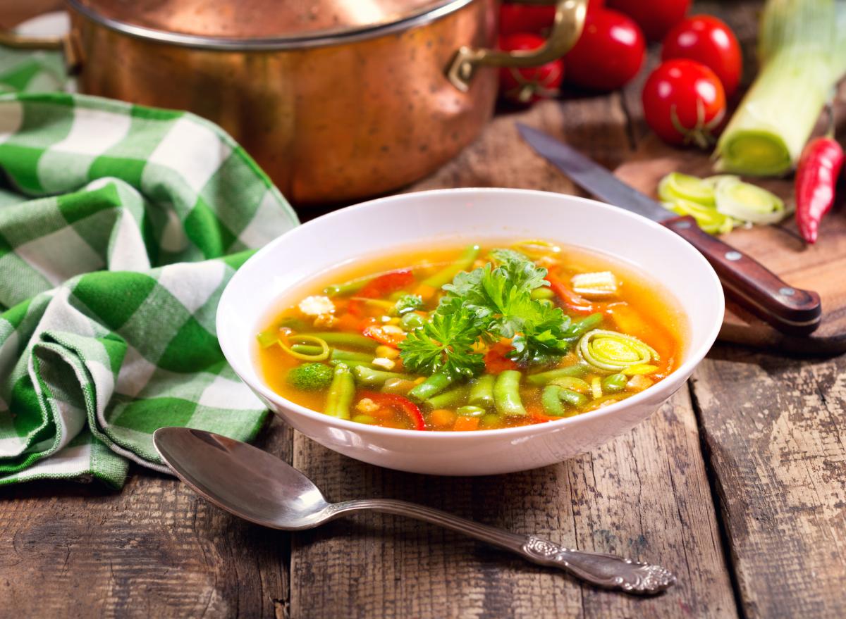Cómo hacer sopa de verduras para dieta