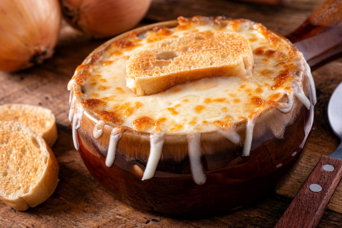 Sopa de cebolla francesa, una receta fácil y rápida para invierno