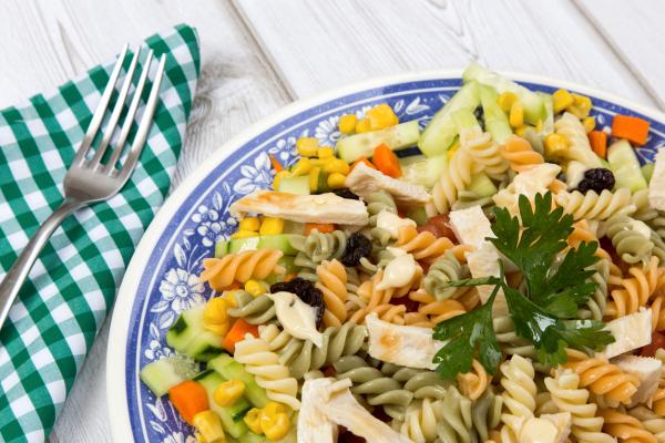 Cómo hacer una ensalada de pasta y pollo - Paso 8