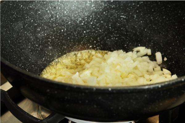 Alcachofas con jamón y huevo: receta ideal para esta temporada - Paso 3