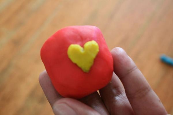 Cómo hacer una rosa con plastilina - Paso 7