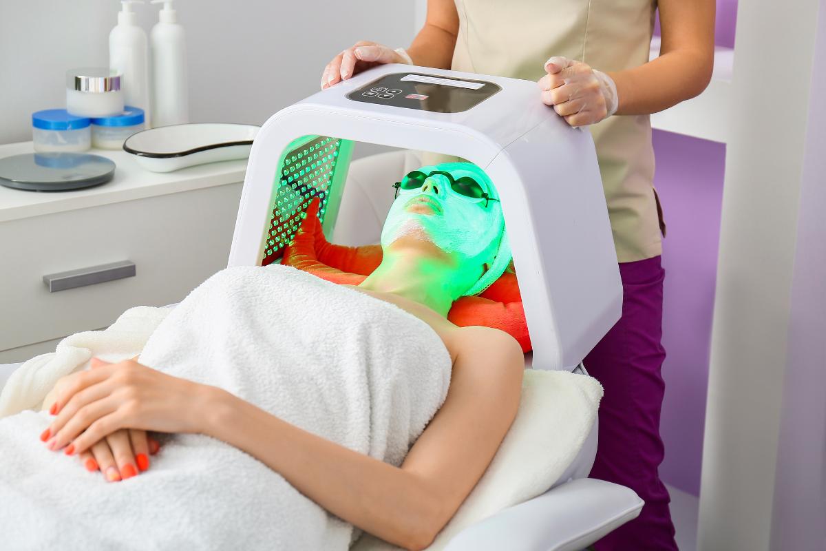 Cromoterapia: qué es, cómo funciona, beneficios y colores