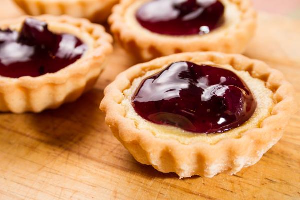 Ideas de aperitivos para Nochevieja - Tartaletas de queso de cabra y mermelada