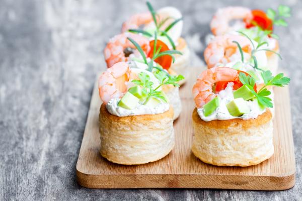 Ideas de aperitivos para Nochevieja - Volován relleno de gambas y verduritas