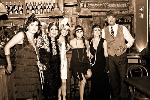 Cómo hacer una fiesta de los años 20