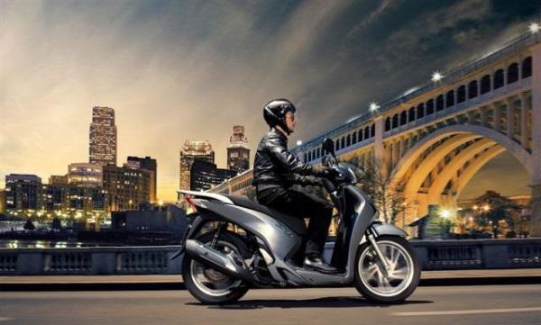 Las mejores Scooters de 125 para ciudad - Peugeot TWEET 125