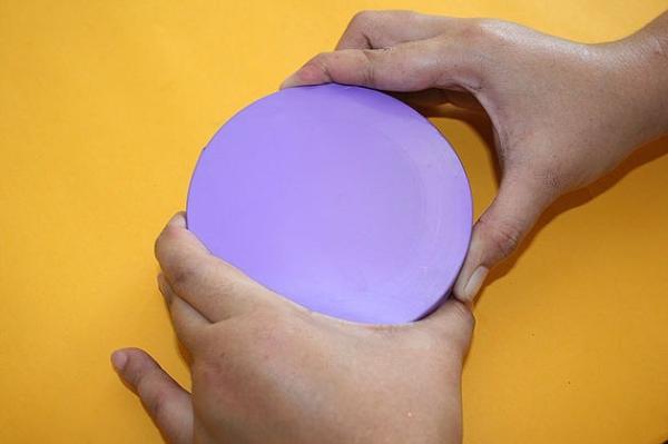 Cómo hacer un tambor con un globo - Paso 4