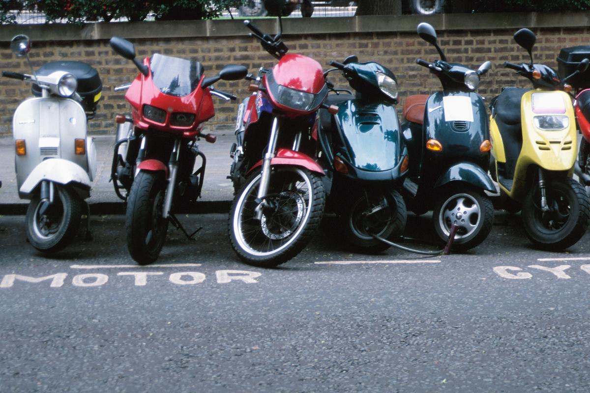 ¿Qué motos puedo conducir con el carnet B en 2025?