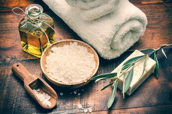 Cómo exfoliar el cuerpo con productos caseros - Sal