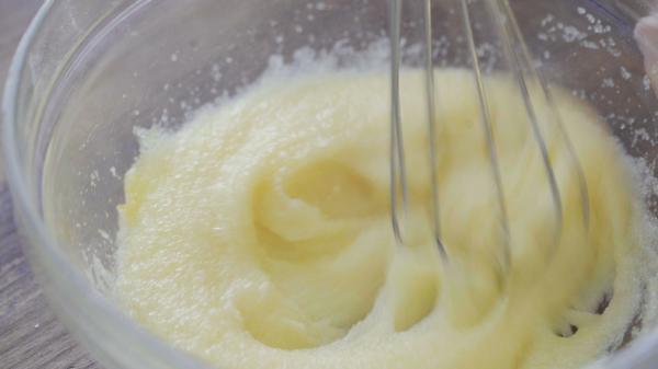 Cómo hacer frosting de queso crema - Paso 3