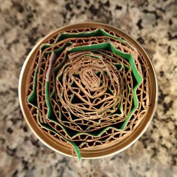 Cómo hacer una cocina de camping con una lata - Paso 2