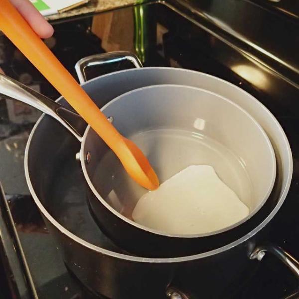 Cómo hacer una cocina de camping con una lata - Paso 4