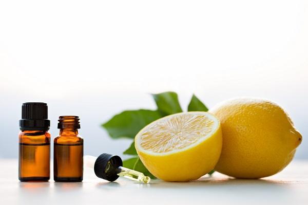 Cómo quitar la piel muerta de los pies - Jugo de limón