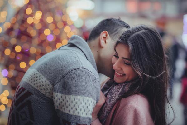 Retos para parejas por videollamada: ideas divertidas, románticas y atrevidas - Retos para conocer mejor a tu pareja
