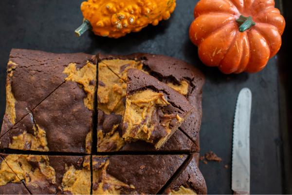 Postres con calabaza: recetas dulces y fáciles para este otoño - Brownies de calabaza y cacao