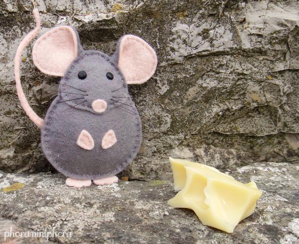 Manualidades para mascotas - Ratones de fieltro para mascotas 