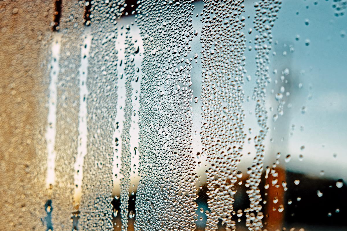 Por qué se produce y cómo evitar la condensación en las ventanas