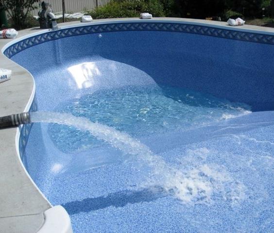 Cómo pintar piscinas antiguas - Paso 4