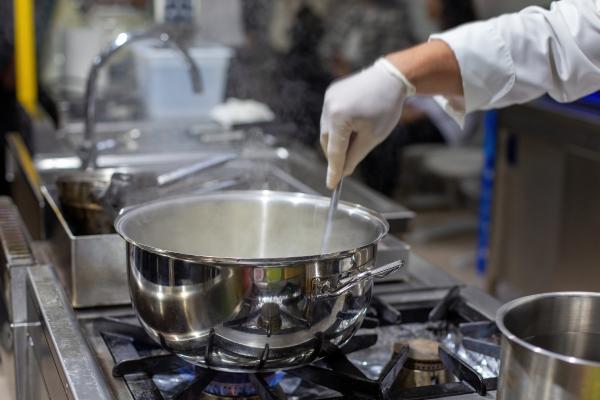Cómo hacer pollo en pepitoria: la receta de la abuela paso a paso - Paso 8