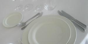 Cómo colocar la servilleta en la mesa