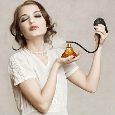 Trucos de belleza con vaselina - La vaselina para prolongar tu perfume