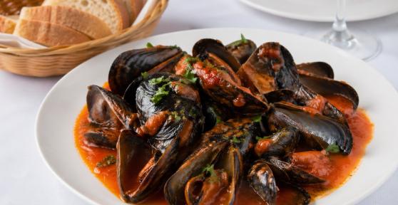 Cómo hacer mejillones a la marinera: receta gallega tradicional
