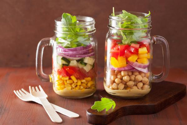 Ensaladas navideñas fáciles para triunfar este año - Ensalada en tarros