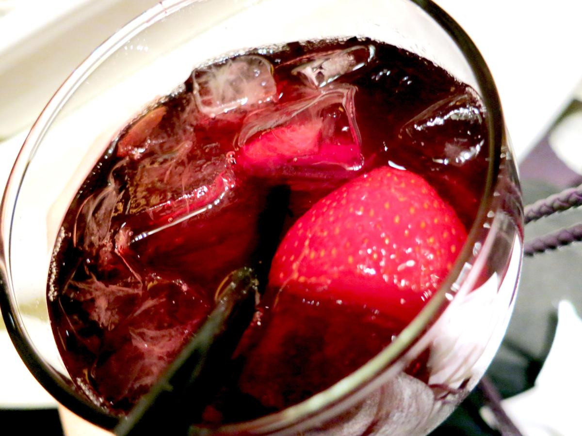 Cómo hacer una sangría con fresas