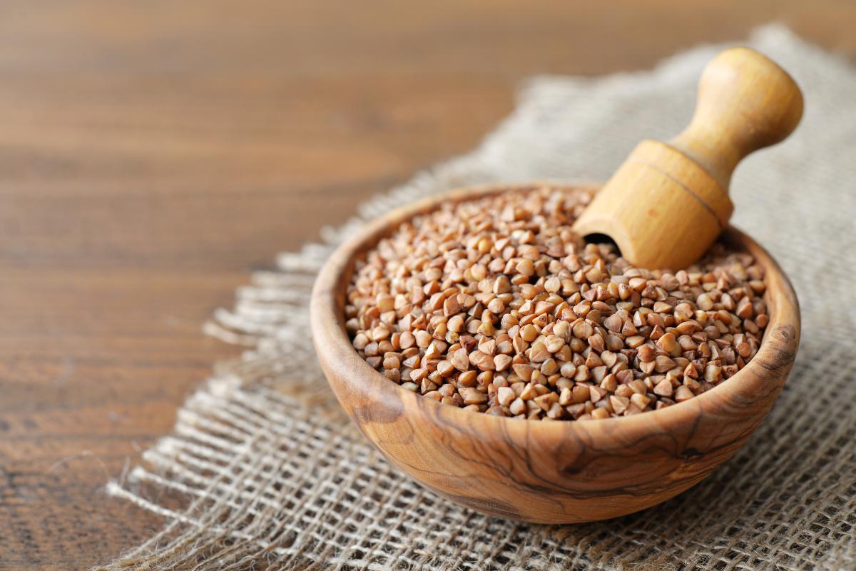 ¿El trigo sarraceno tiene gluten o es seguro para dietas sin gluten?