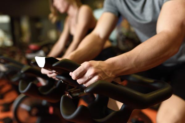 Beneficios del spinning: descubre por qué es bueno para la salud física y mental - Ayuda a quemar calorías