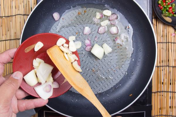 Bacalao con pisto de verduras: receta fácil y rápida - Paso 3