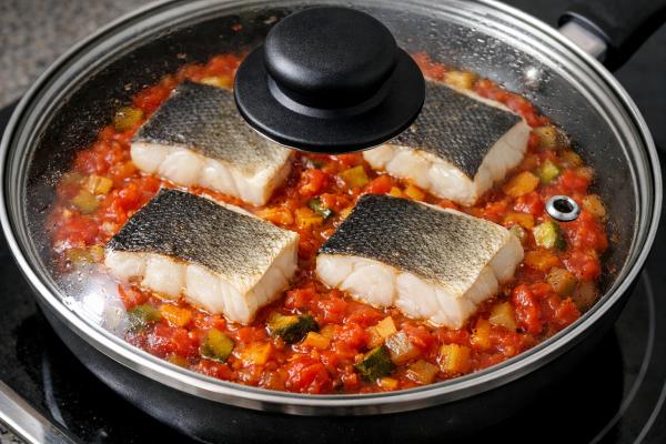 Bacalao con pisto de verduras: receta fácil y rápida - Paso 10